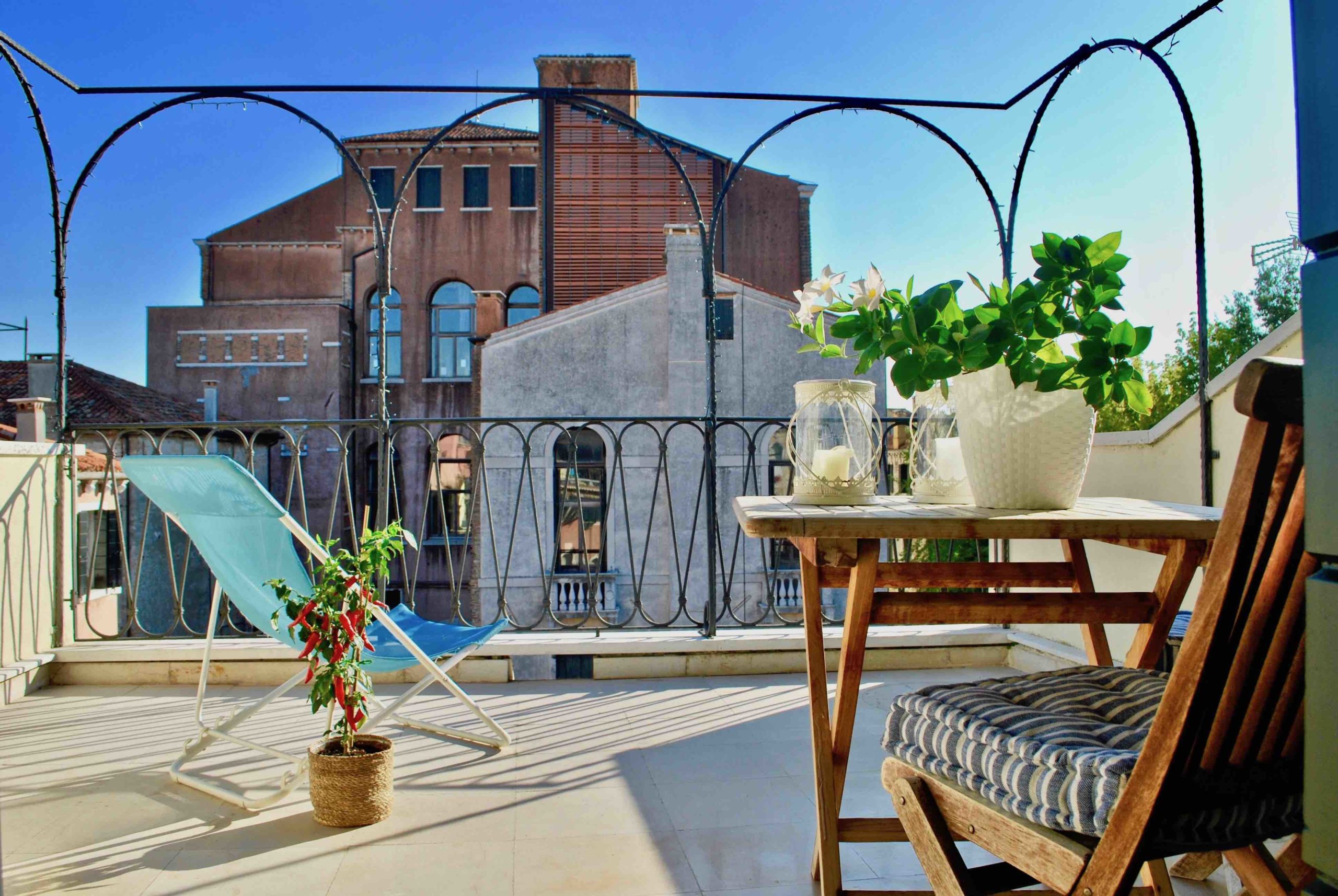 CaMoro Venice Terrace Sun