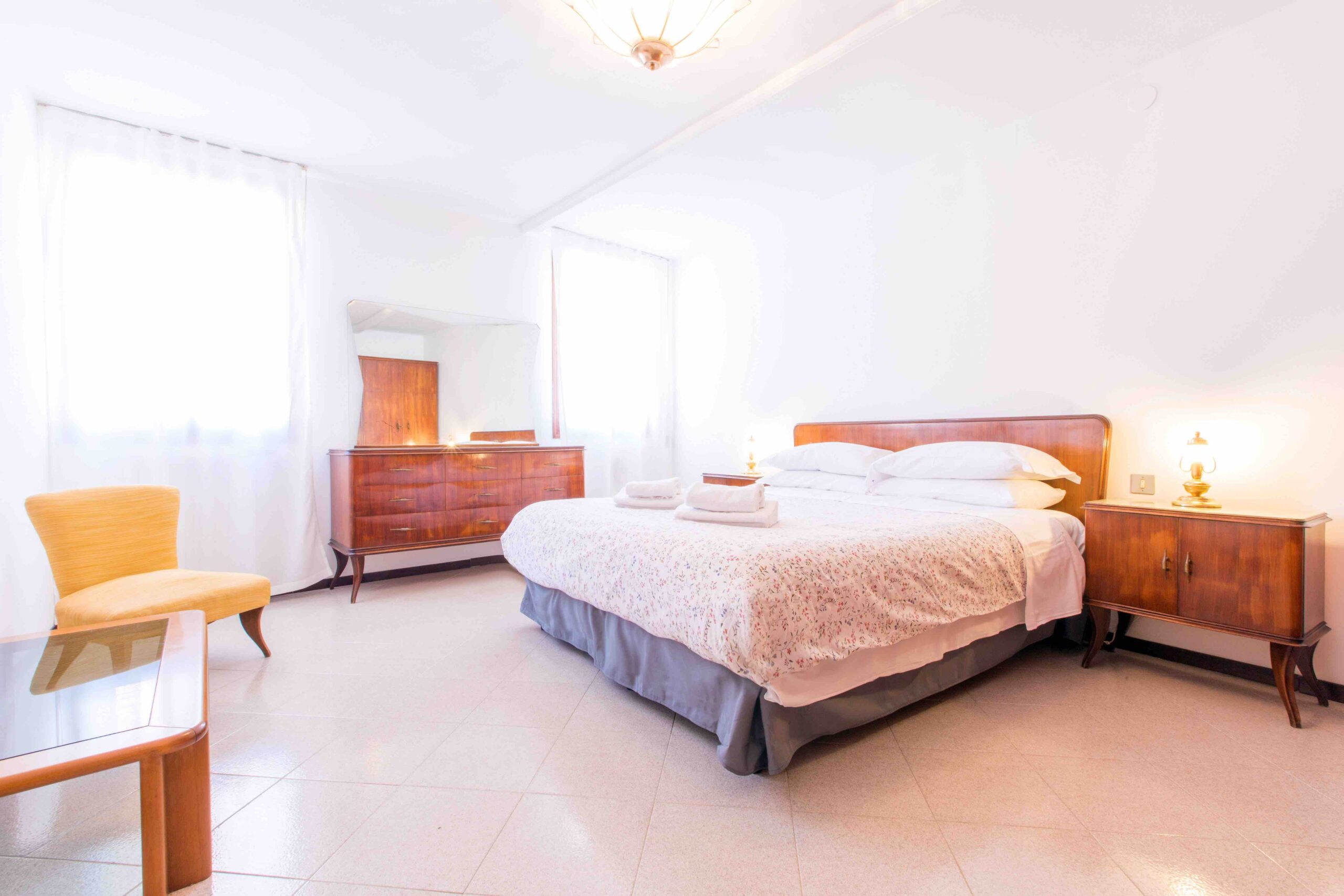 Bedroom With Canal View Venice