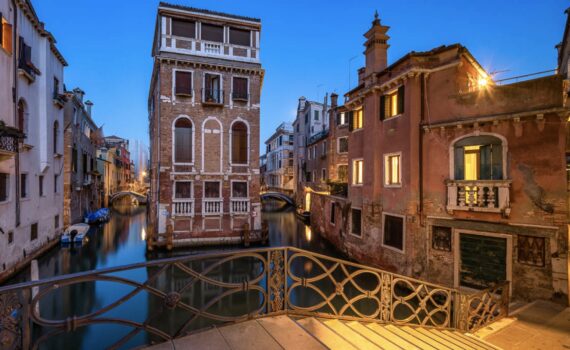 Ca Zulian Venice Apartment with canal view