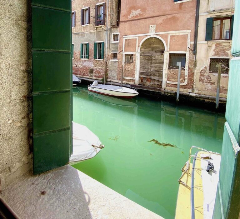 Canal View Venice apartment venice2live