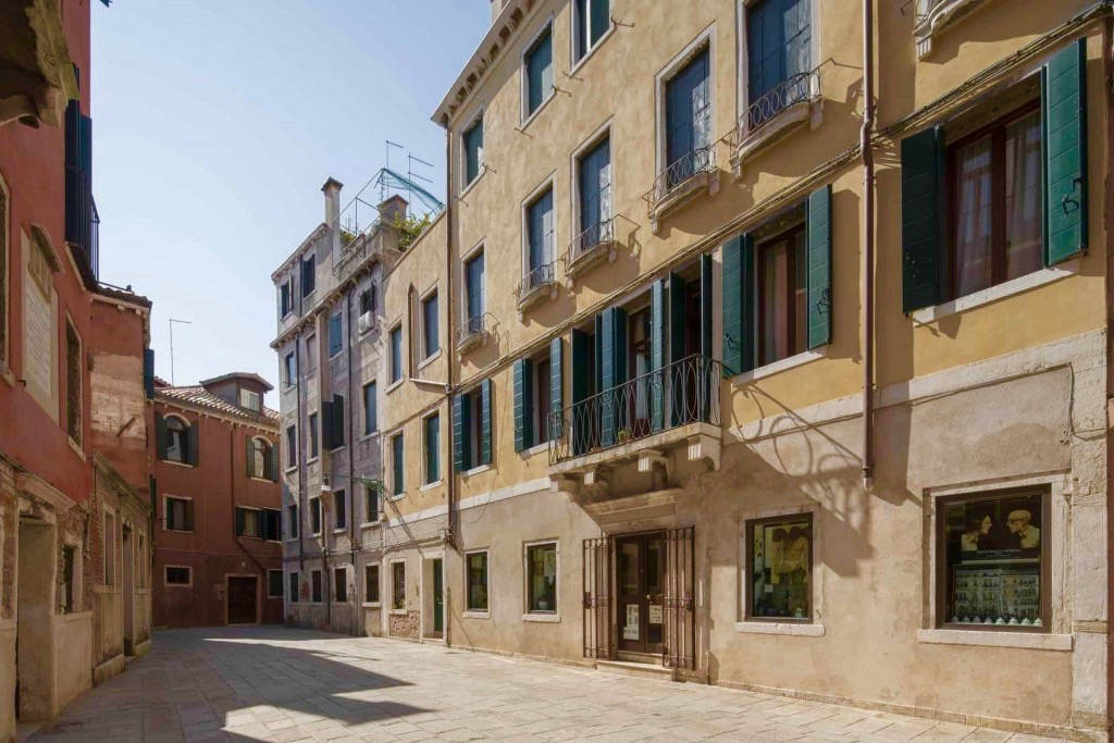 Palazzo San Samuele Appartamento Venezia San Marco yellow room