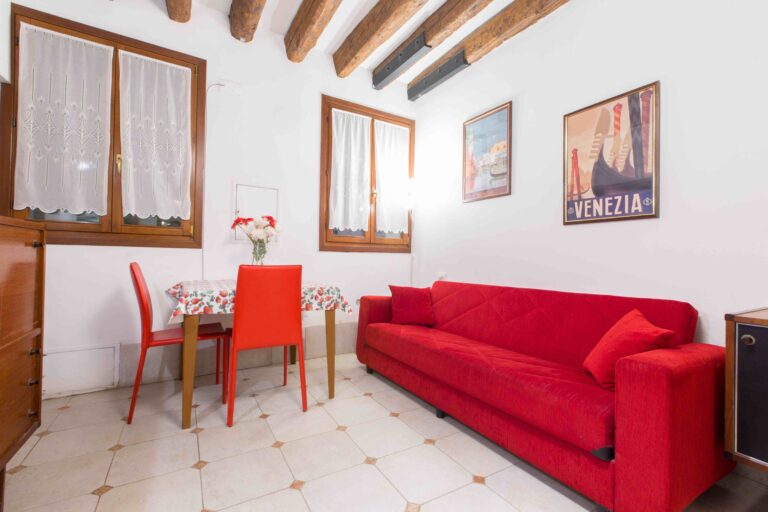 Saint Mark apartment Venice red sofa