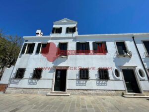 villa for sale Venice pellestrina island facade