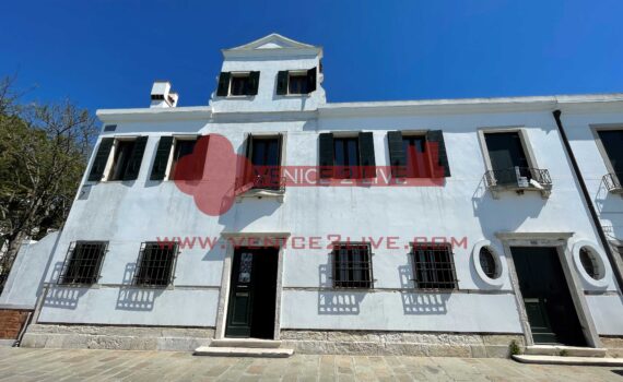 villa for sale Venice pellestrina island facade