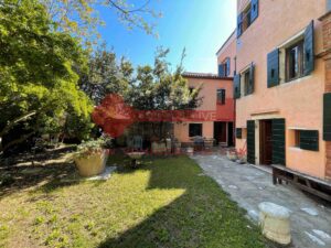 villa for sale Venice pellestrina island layout garden