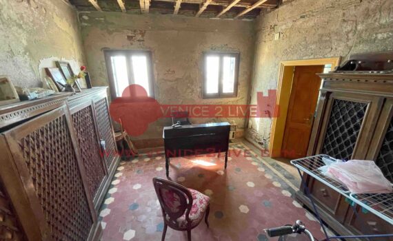 villa for sale Venice pellestrina island layout interiors