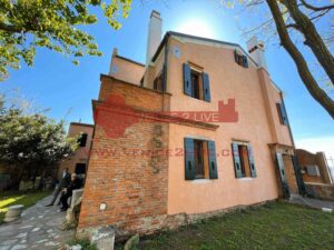 villa for sale Venice pellestrina island garden